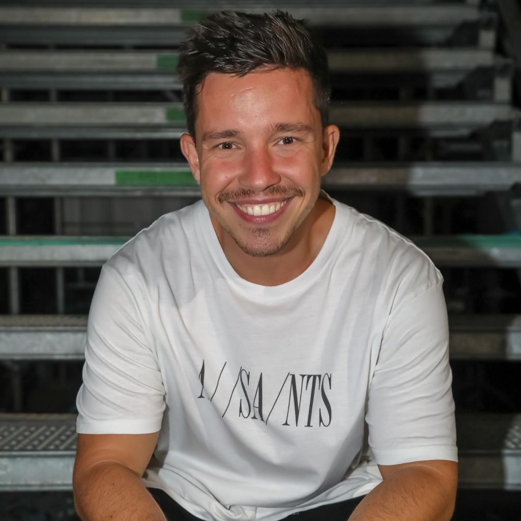 Nico Santos, Sänger