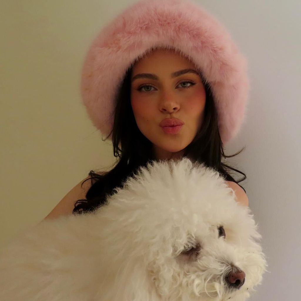 Nicola Peltz-Beckham und ihr Hund, Februar 2025