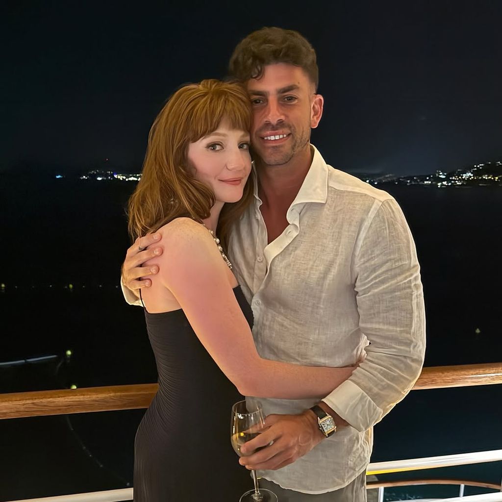 Nicola Roberts mit ihrem Verlobten Mitchel Hahn, Dezember 2025