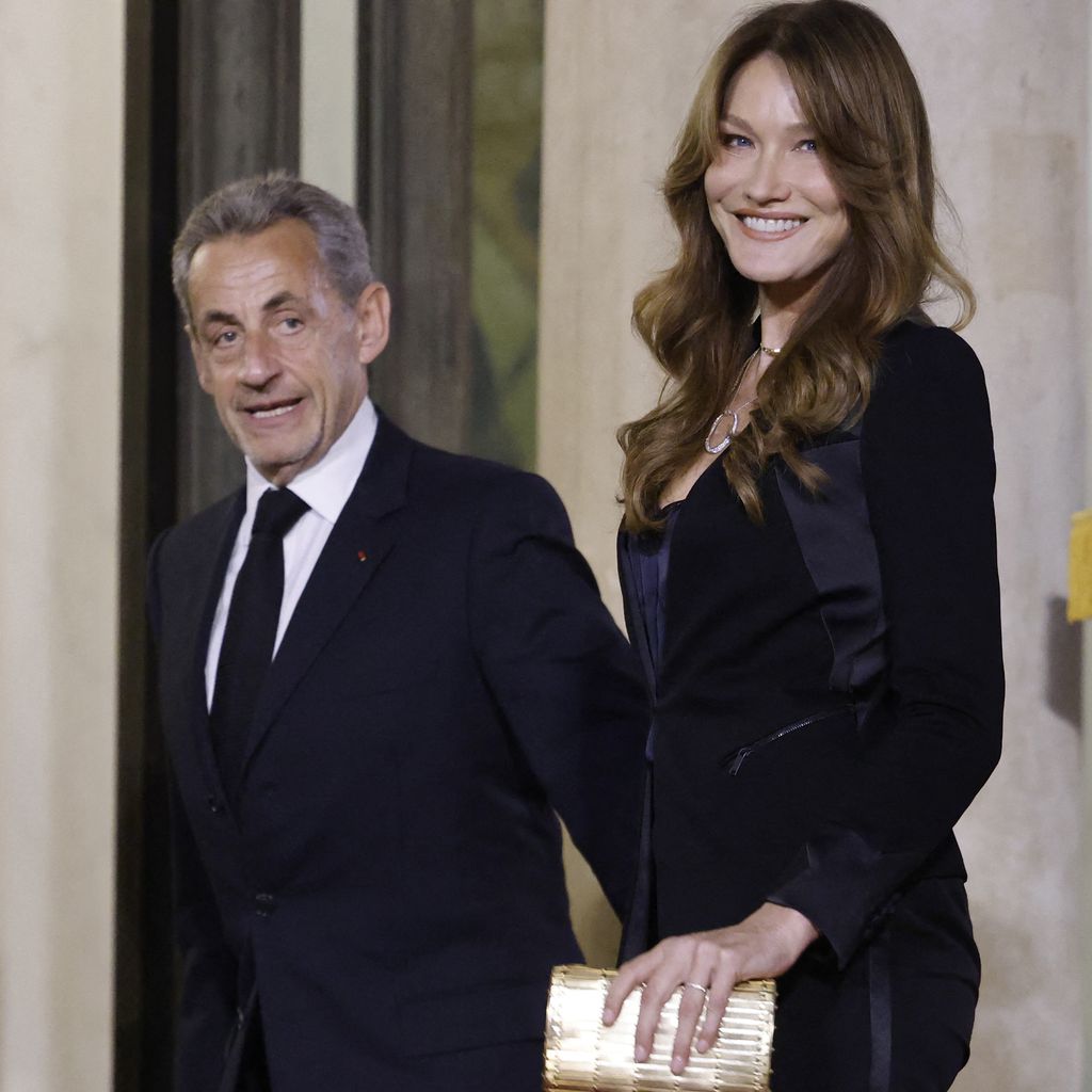 Nicolas Sarkozy und Carla Bruni-Sarkozy treffen zum Staatsdinner im Élysée-Palast ein, November 2024