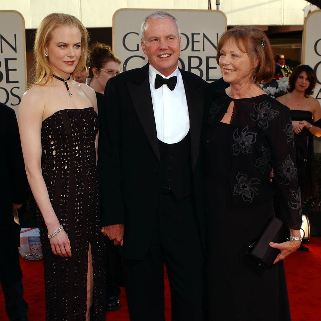Nicole Kidman und ihre Eltern Anthony und Janelle Kidman bei den Golden Globes 2002