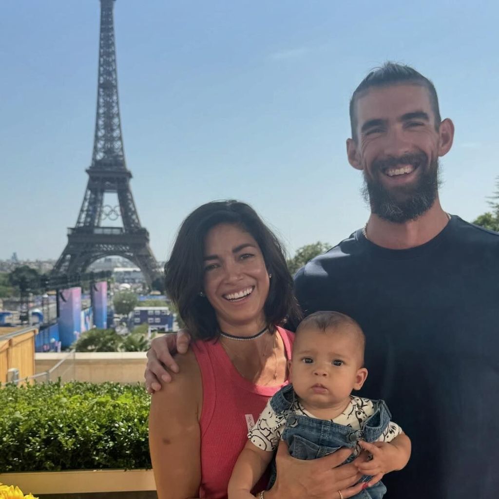 Nicole und Michael Phelps mit ihrem Sohn Nico bei Olympia 2024