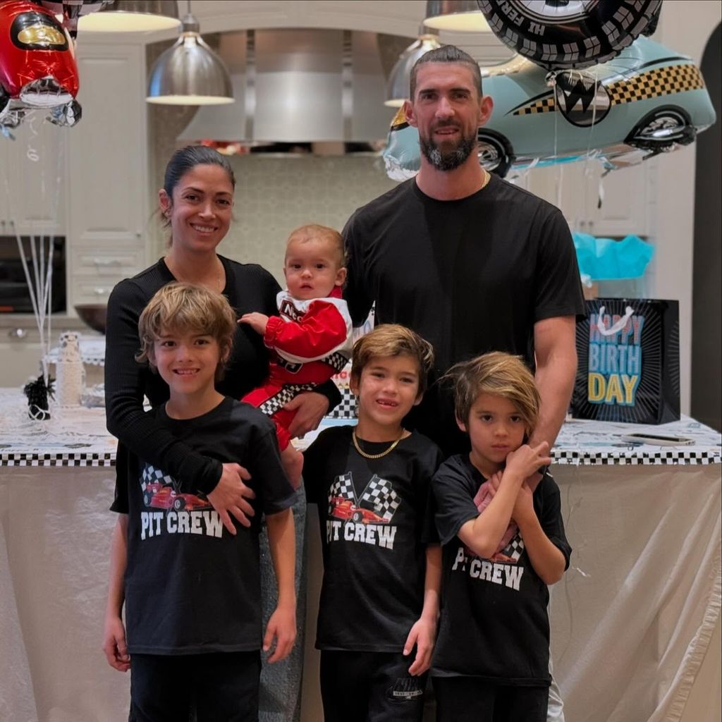 Nicole und Michael Phelps mit ihren Söhnen, Januar 2025