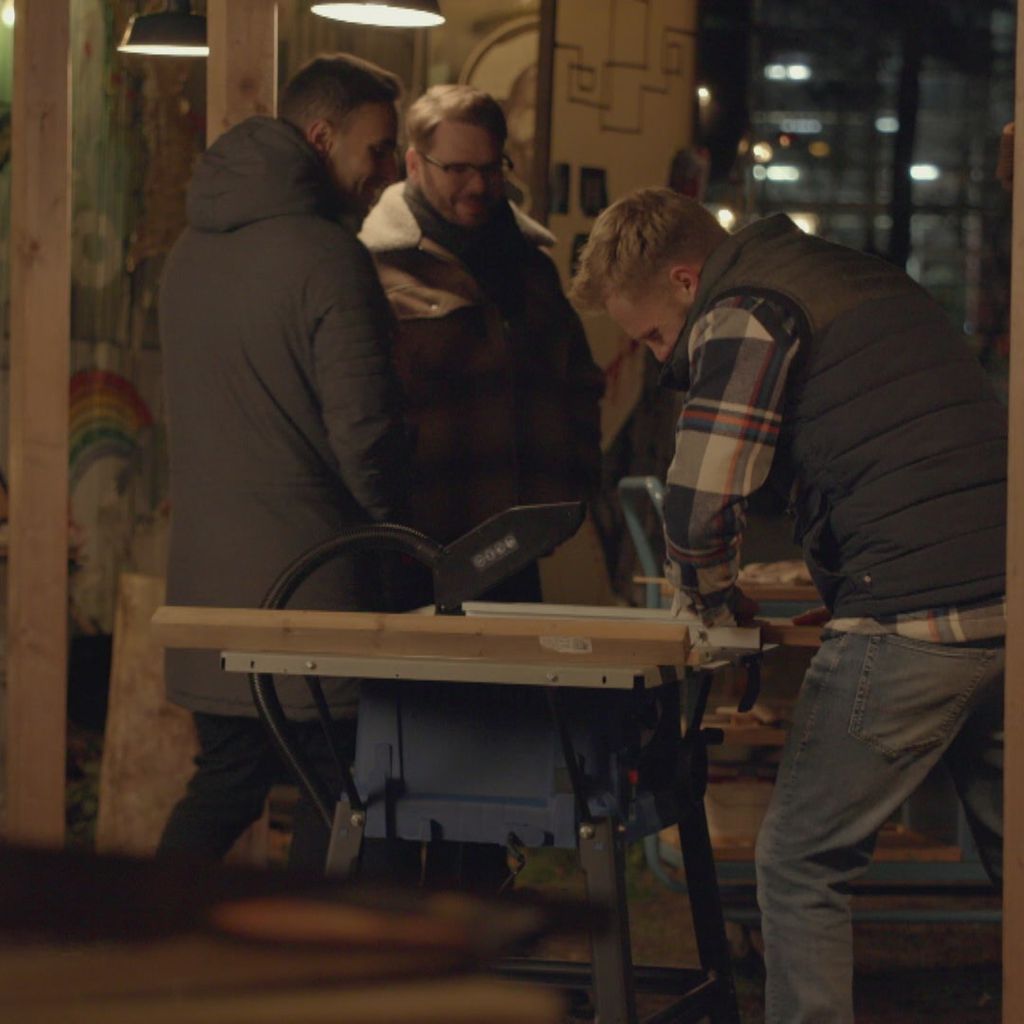 Nihat (Timur Ülker), Tuner (Thomas Drechsel) und Paul (Niklas Osterloh) bei GZSZ