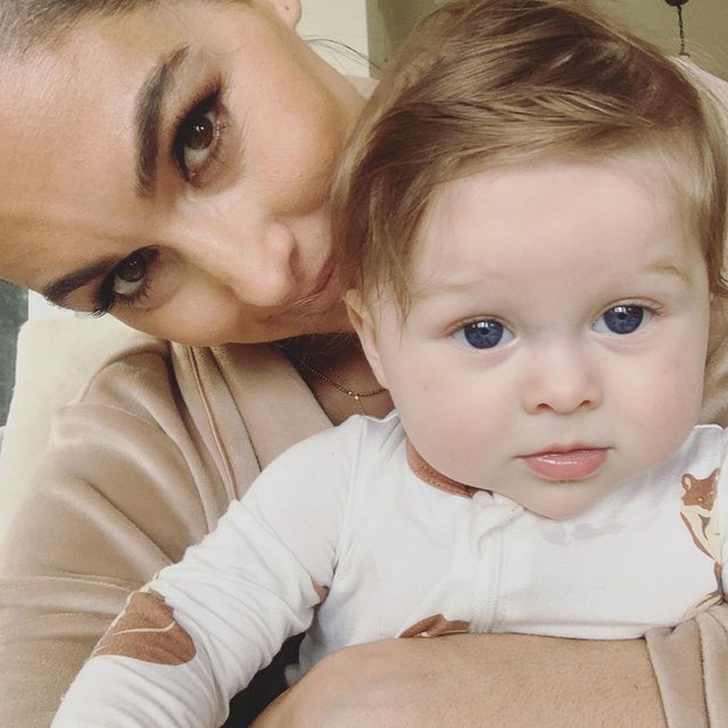 Nikki Bella mit ihrem Sprössling Matteo