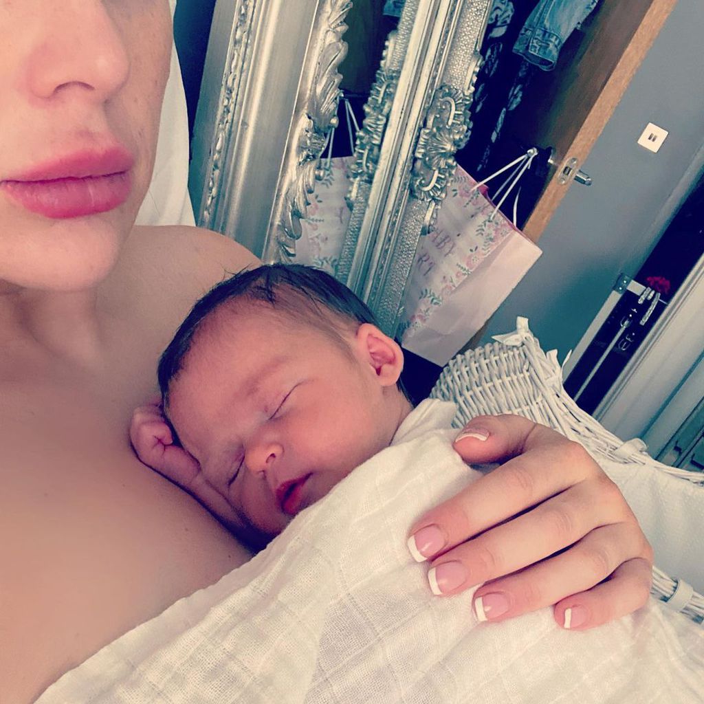 Nikki Manashe mit ihrem Baby