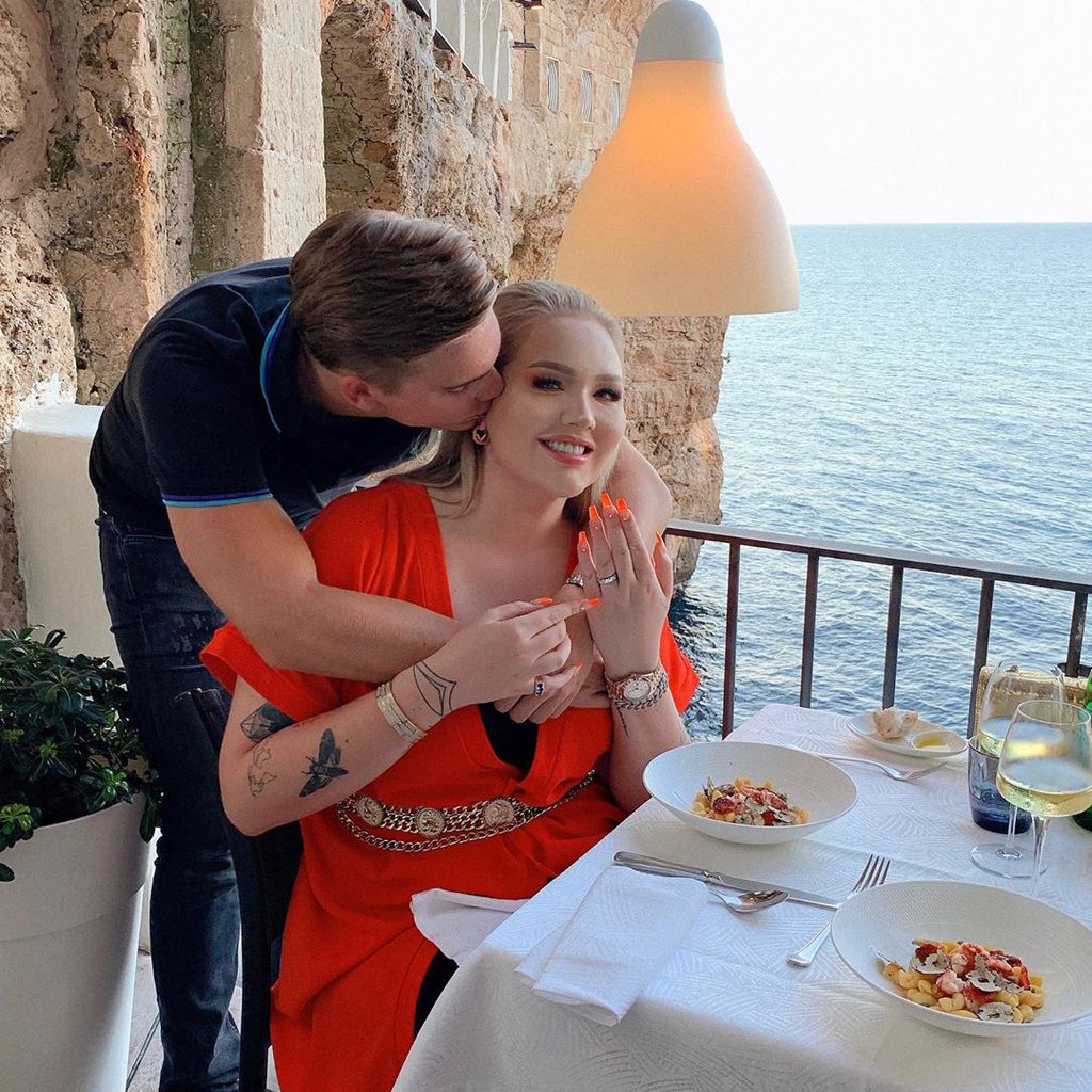 Nikkie Tutorials und ihr Freund in Italien