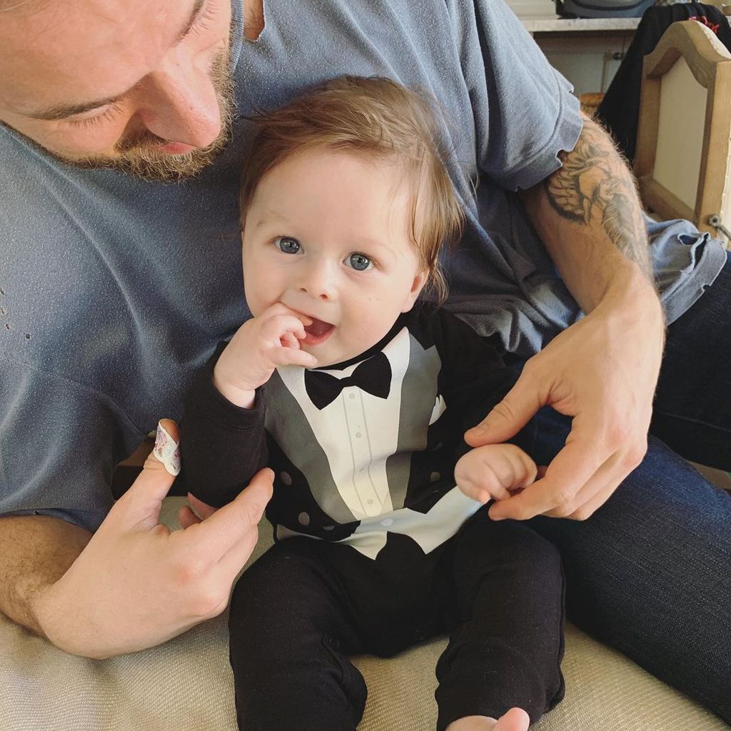 Nikkis Sohn Matteo mit seinem Vater Artem