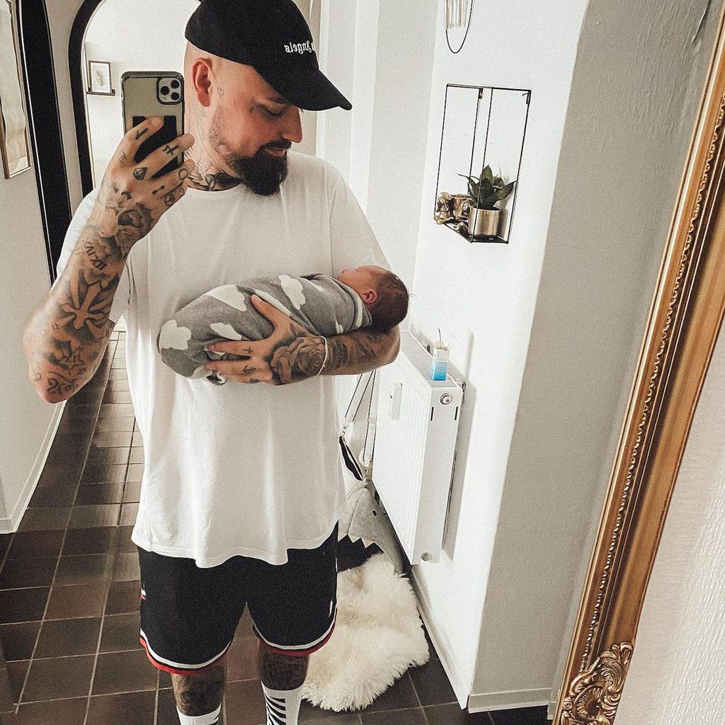 Nik Schröder mit seiner Tochter Hailey Emilia