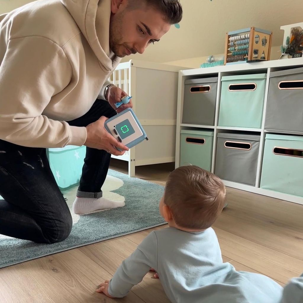 Niko Kronenbitter mit seinem Sohn