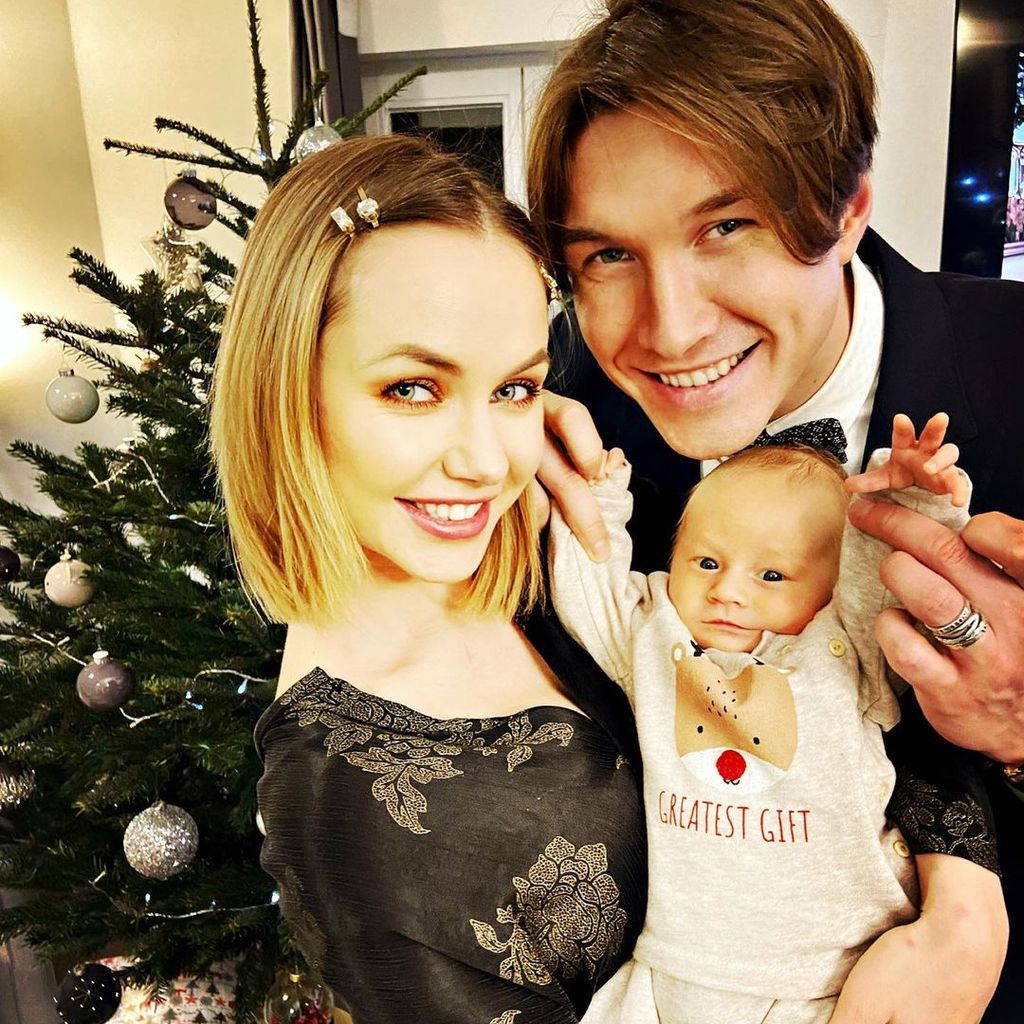 Nina Bezzubova, Evgeny Vinokurov und ihr Sohn im Dezember 2021