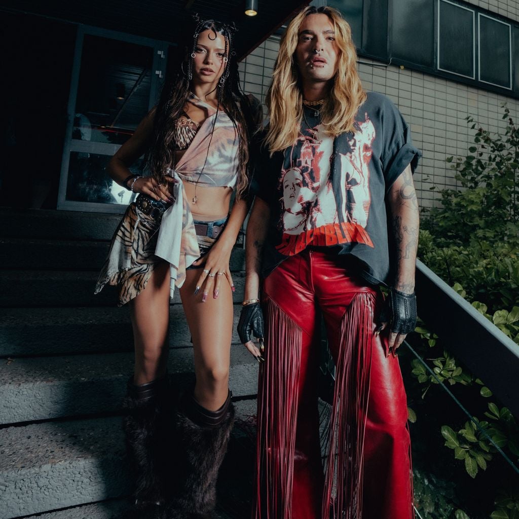 Nina Chuba und Bill Kaulitz posieren vor Ninas Konzert in Hamburg