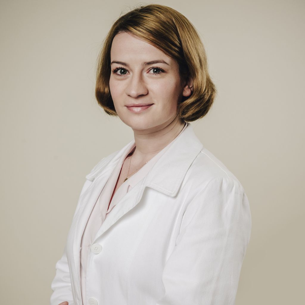 Nina Gummich für "Charité"