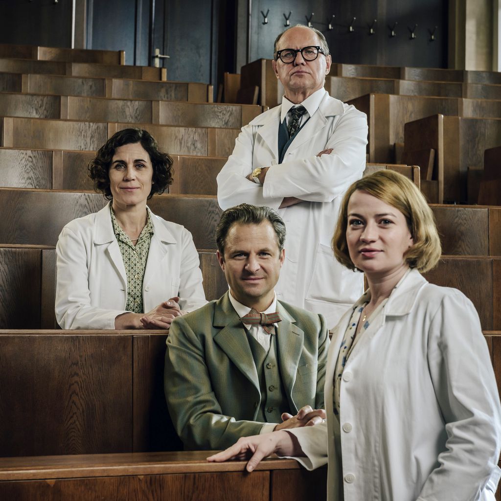 Nina Kunzendorf, Philipp Hochmair, Uwe Ochsenknecht und Nina Gummich für "Charité"