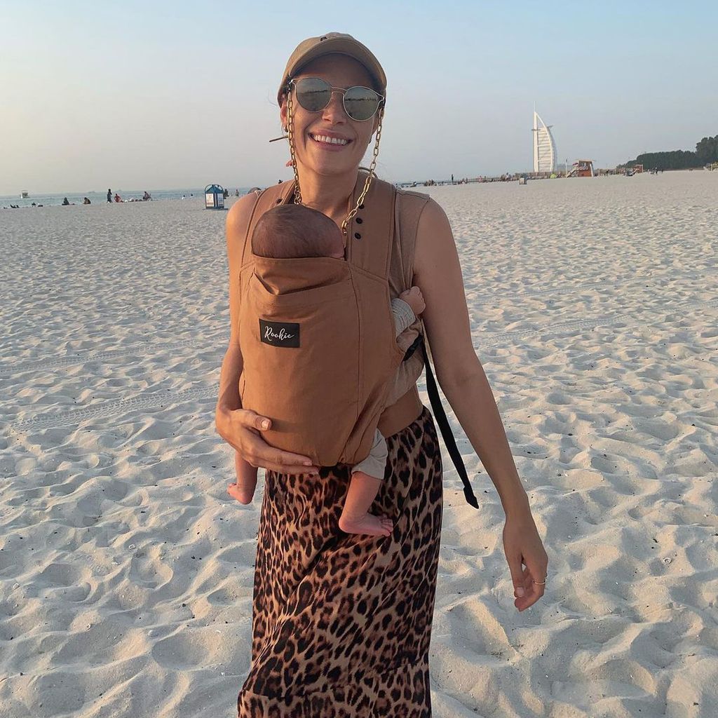 Nina Noel mit ihrem Sohn im Juli 2021 in Dubai