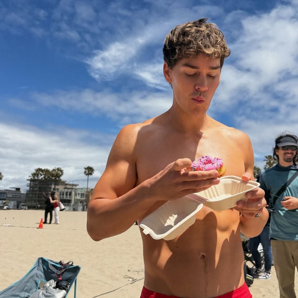Noah Beck am "Baywatch"-Set