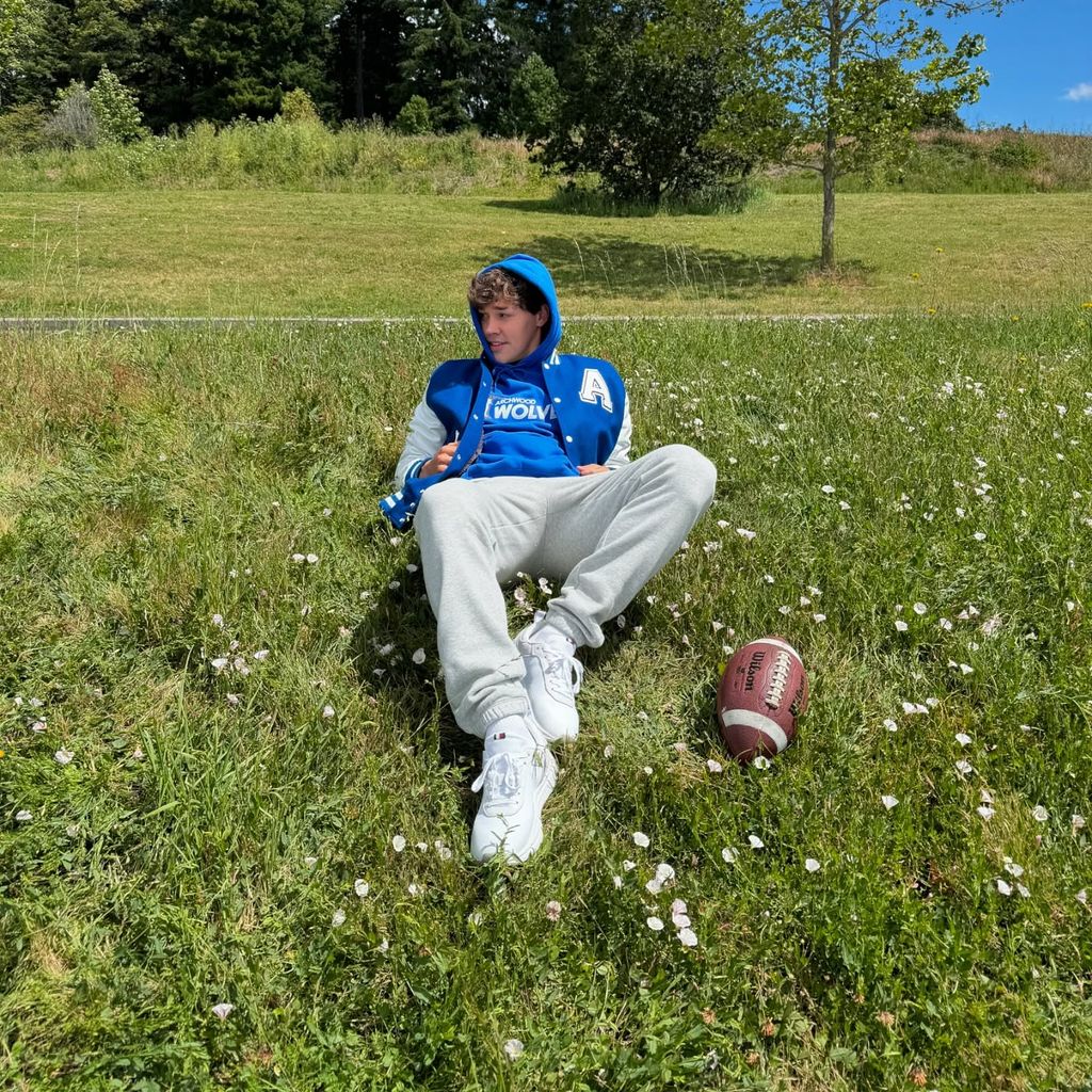 Noah Beck bei den Dreharbeiten zu "Sidelined: The QB and Me"