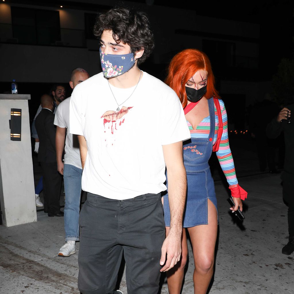 Noah Centineo und Anastasia Karanikolaou an Halloween 2020