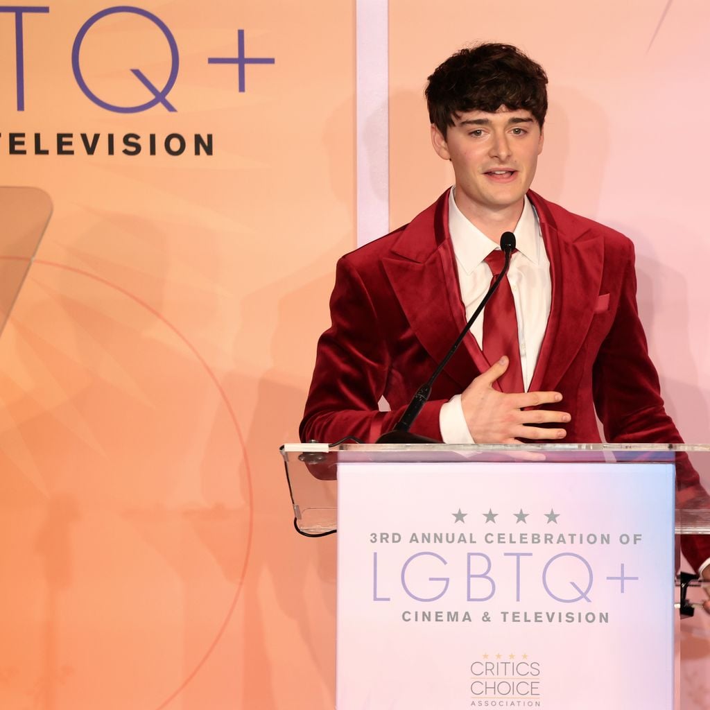 Noah Schnapp nimmt den Breakthrough Performance Award – Drama bei der CCA Celebration of LGBTQ+ Cinema & Television entgegen