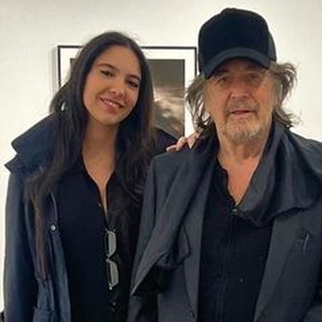 Noor Alfallah und Al Pacino im April 2023