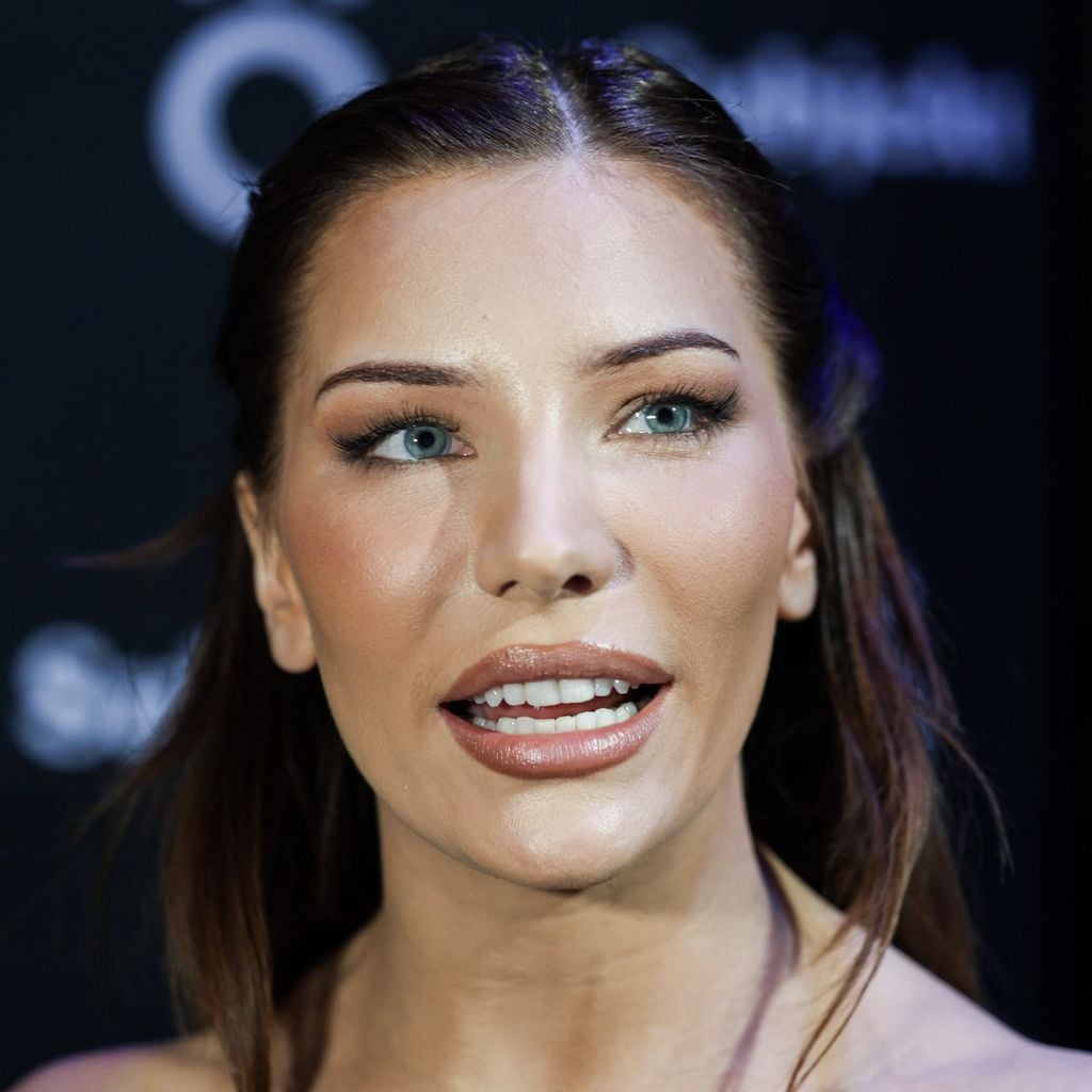 Nora Haukland auf dem roten Teppich vor der Verleihung der Subjektprisen 2024 in Oslo