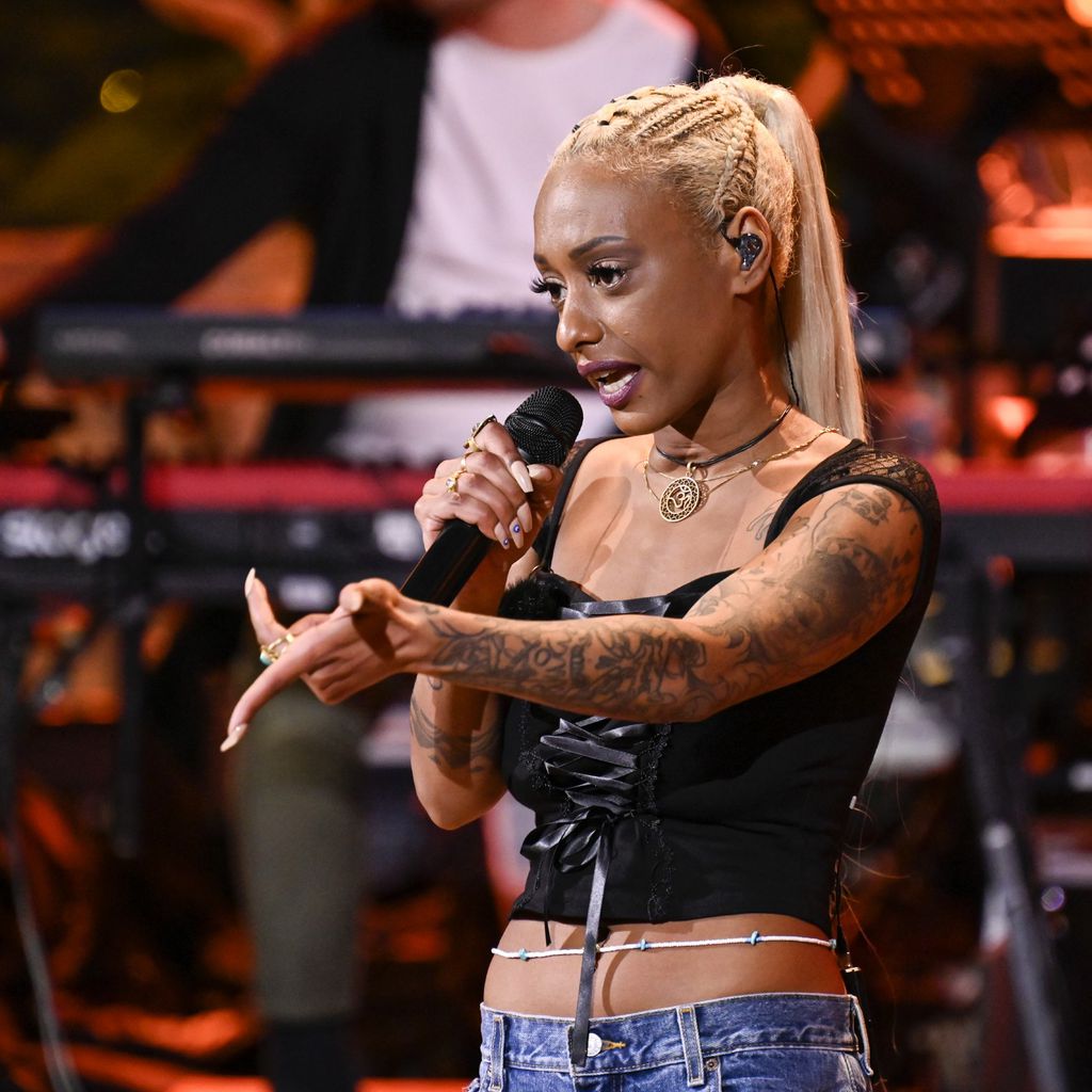 Nura bei "Sing meinen Song" 2021