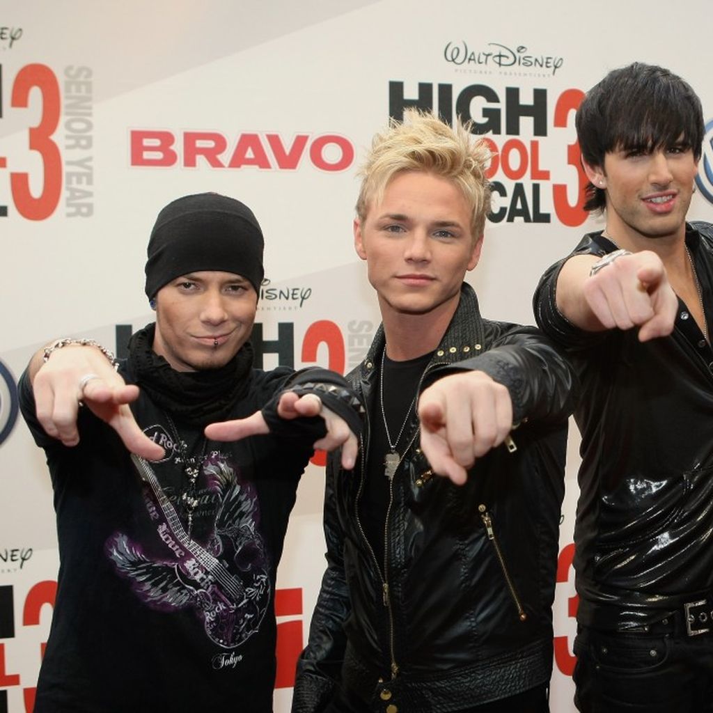 US5