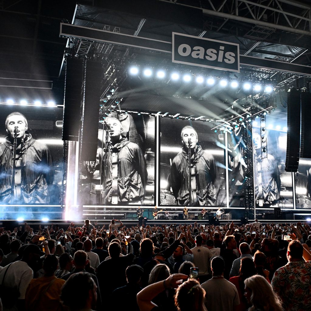Oasis im Juli 2025 in Cardiff