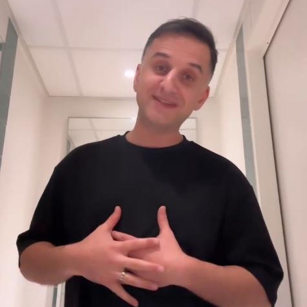 Özcan Cosar, Comedian