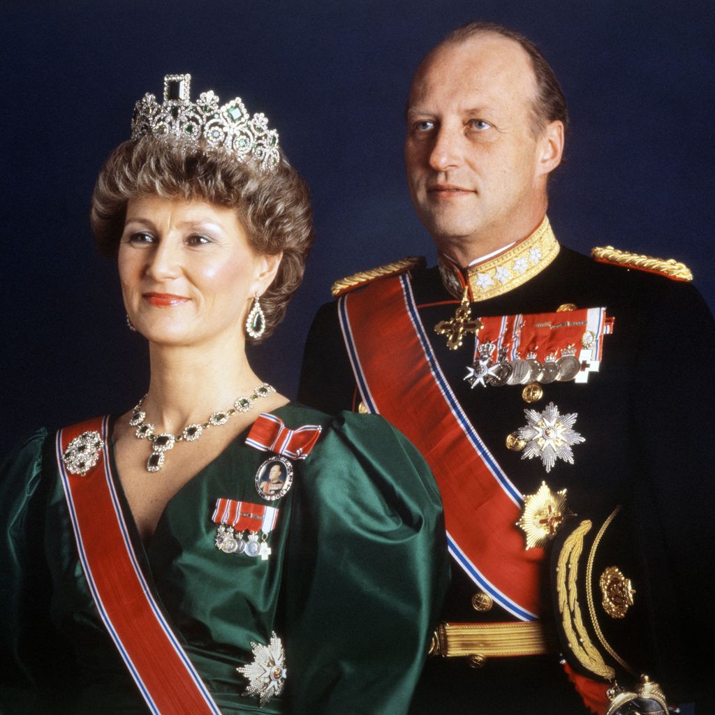 Offizielles Porträt von Kronprinzessin Sonja und Kronprinz Harald im Königlichen Schloss in Oslo, Februar 1987
