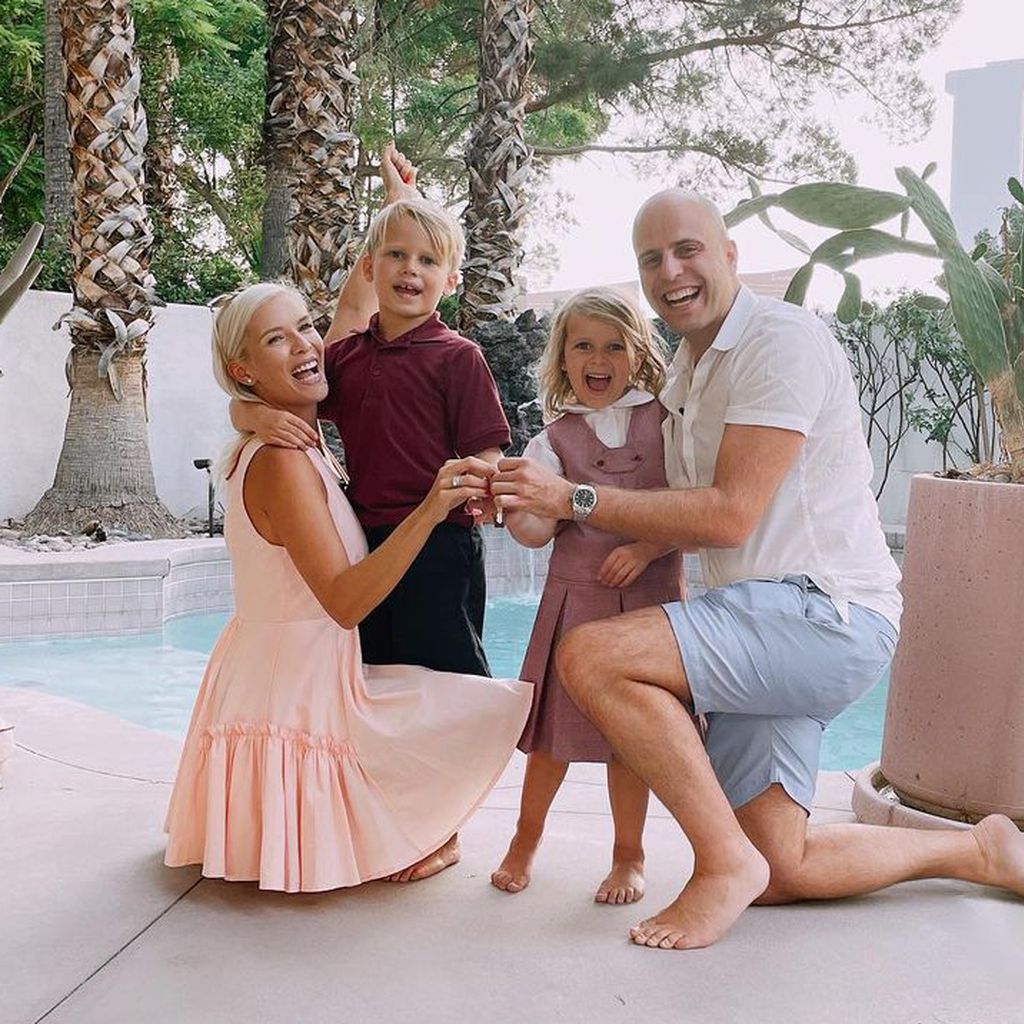 Oksana Kolenitchenko mit ihren Kindern Milan und Arielle sowie Ehemann Daniel