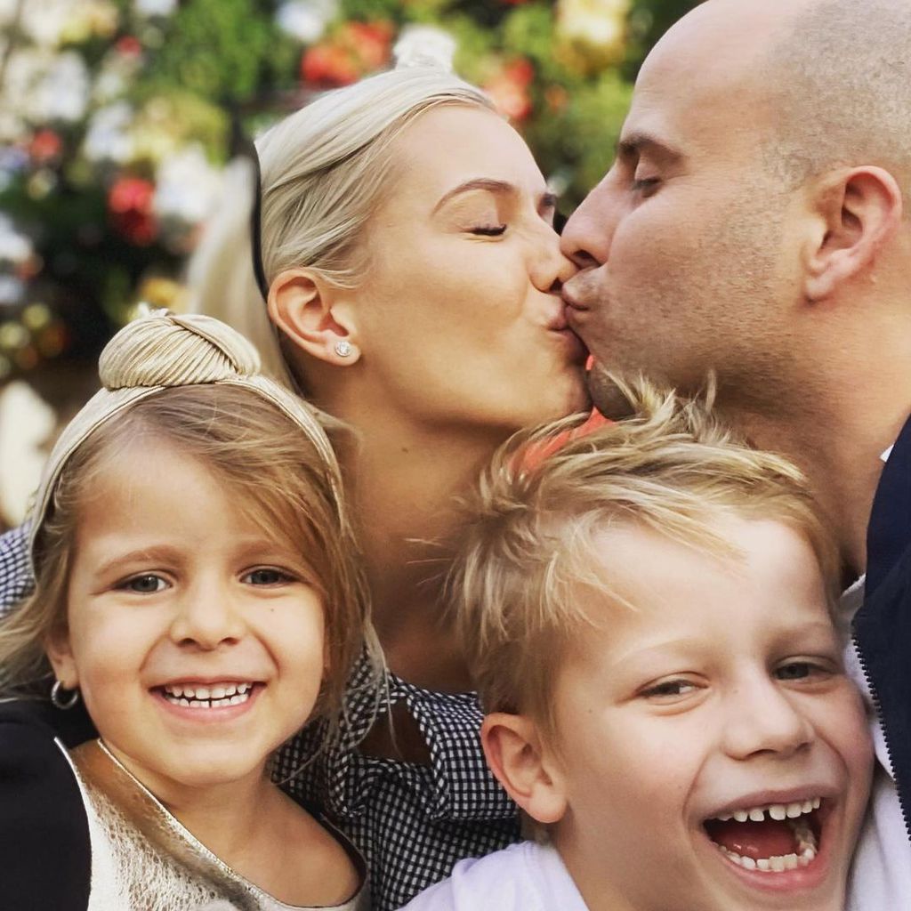 Oksana und Daniel Kolenitchenko mit ihren beiden Kindern