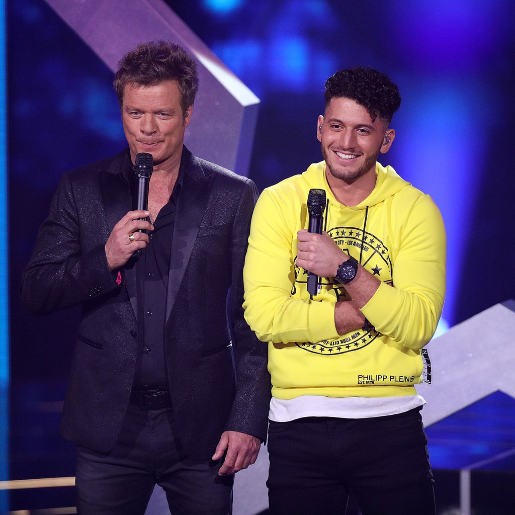 Oliver Geissen und Momo in der ersten Mottoshow von DSDS 2019