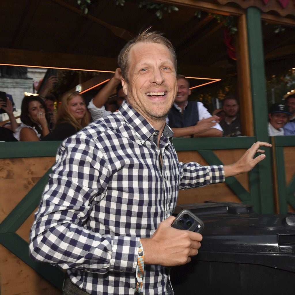 Oliver Pocher beim Almauftrieb in der Käfer Wiesn Schänke auf dem Oktoberfest 2026