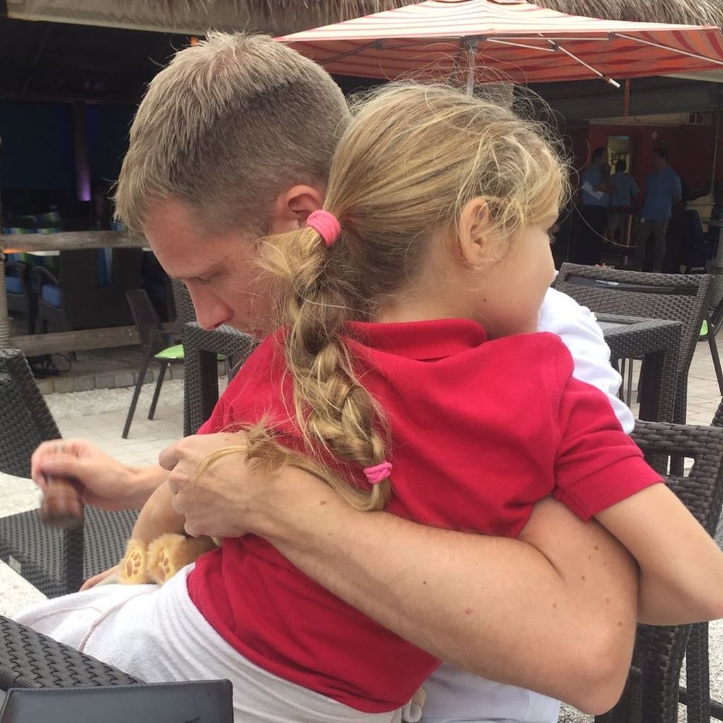Anlässlich des 15. Geburstages seiner Tochter postet Oliver Pocher ein Foto aus jüngeren Kindertagen