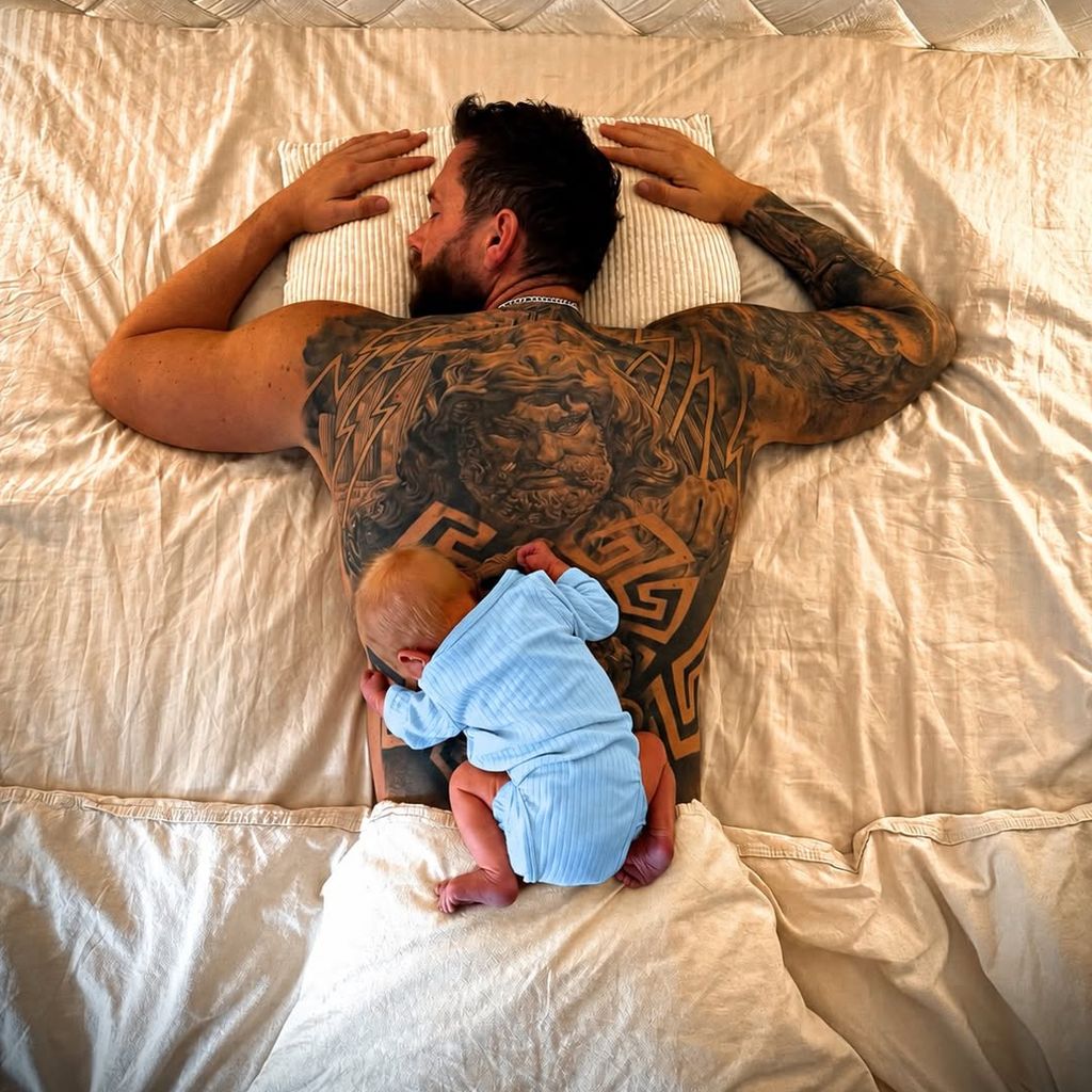 Oliver Sanne mit seinem Sohn, Juni 2026