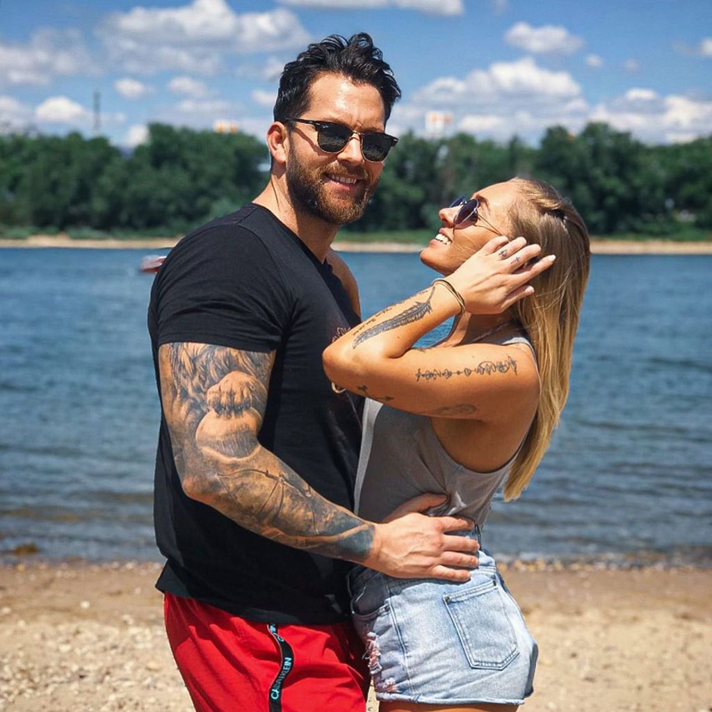 Oliver Sanne und seine Freundin Jil Rock im Juni 2020 in Düsseldorf
