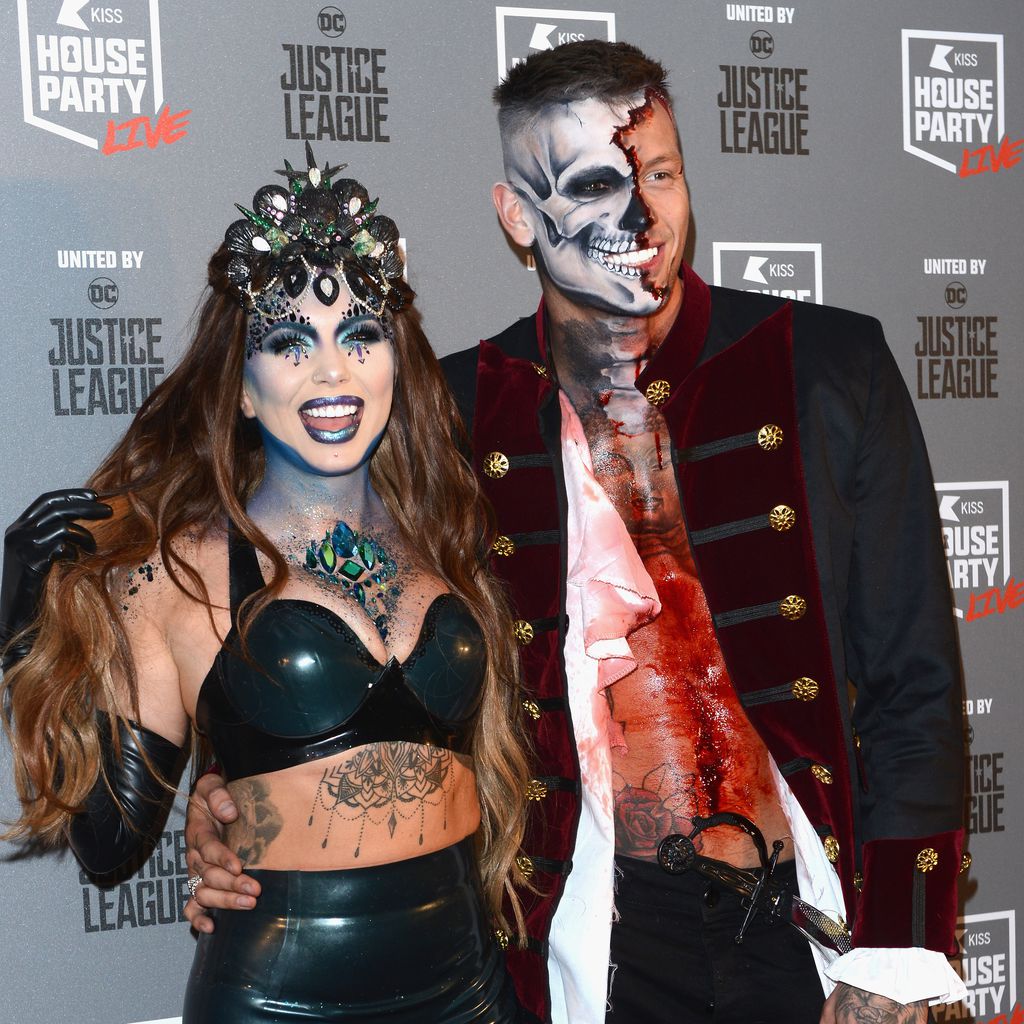 Olivia Buckland und Alex Bowen bei der "Kiss Haunted House Party"