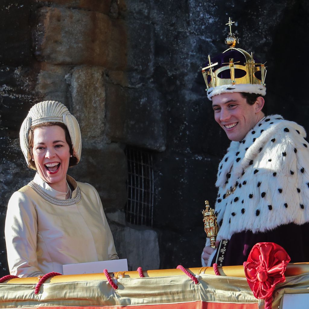 Olivia Colman und Josh O'Connor beim Dreh von "The Crown"