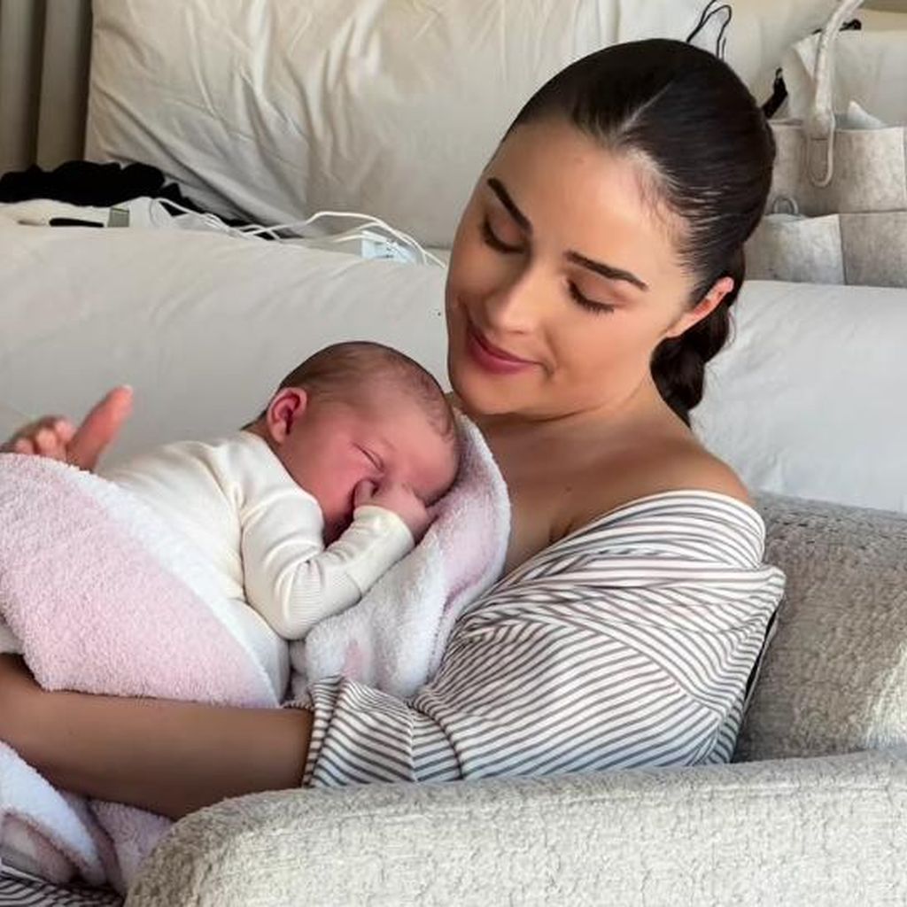 Miss Universe Olivia Culpo und ihre Tochter