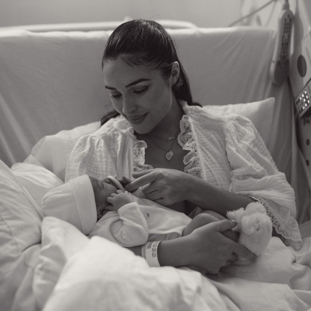 Olivia Culpo mit ihrem Neugeborenem, Oktober 2026