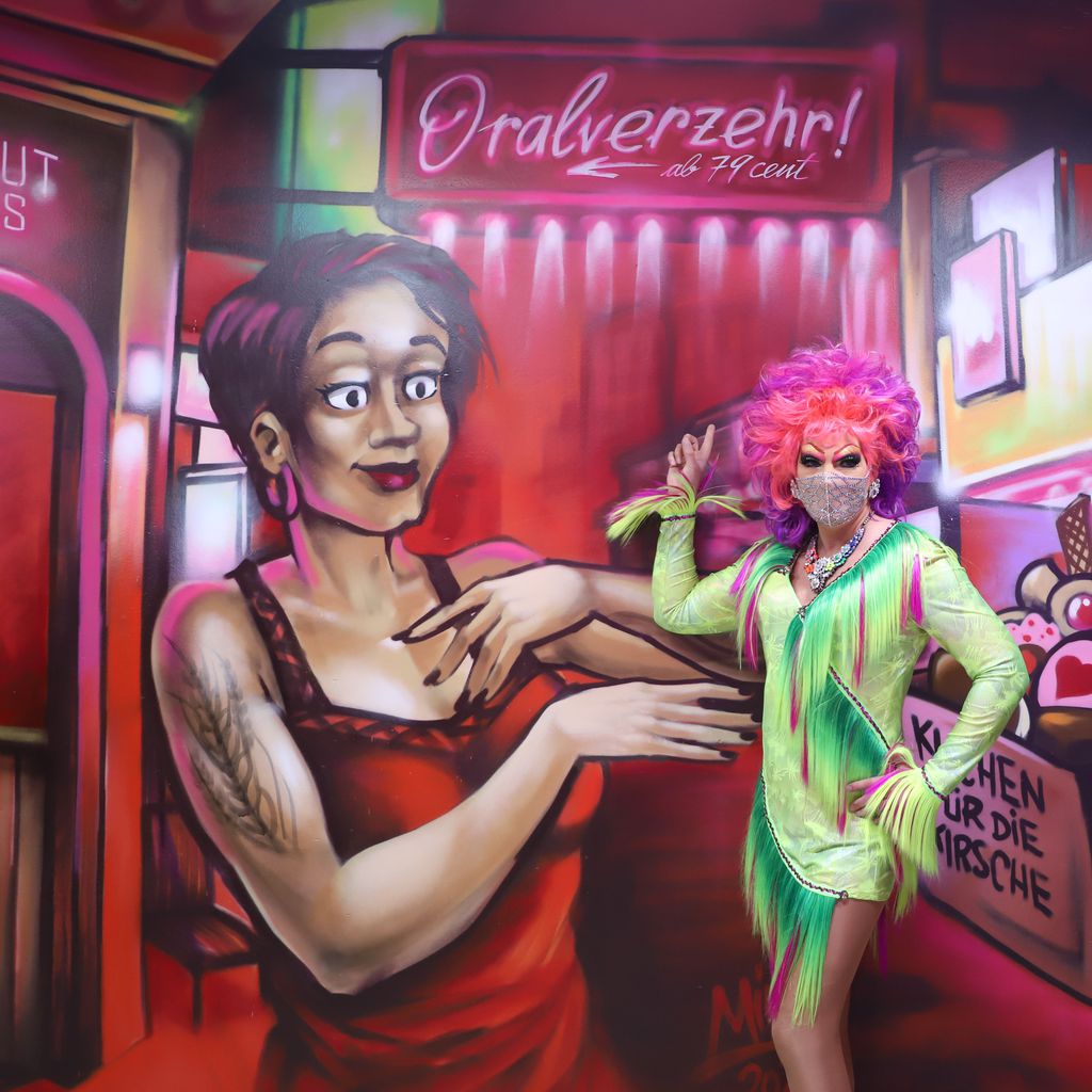 Olivia Jones bei der Wiedereröffnung des Kiez-Penny auf der Reeperbahn
