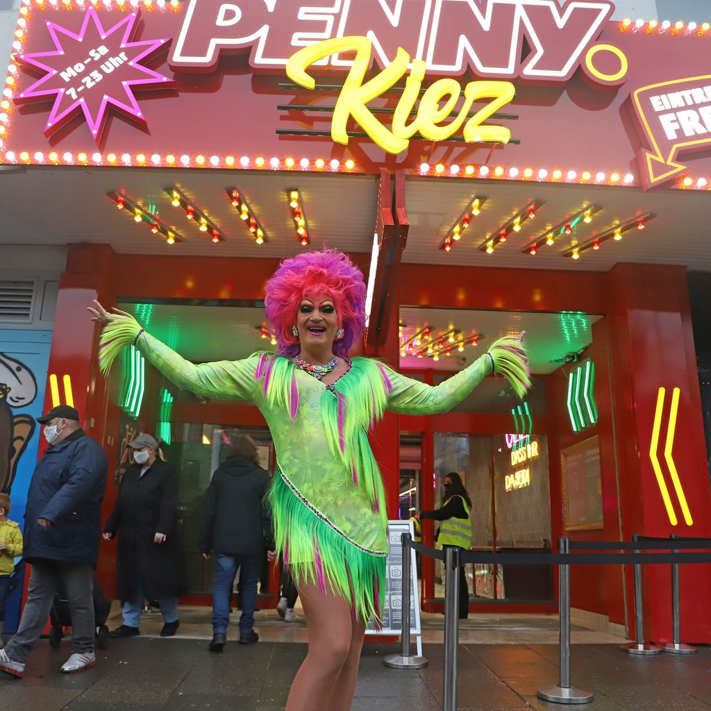 Olivia Jones als Patin des wiedereröffneten Kiez-Penny