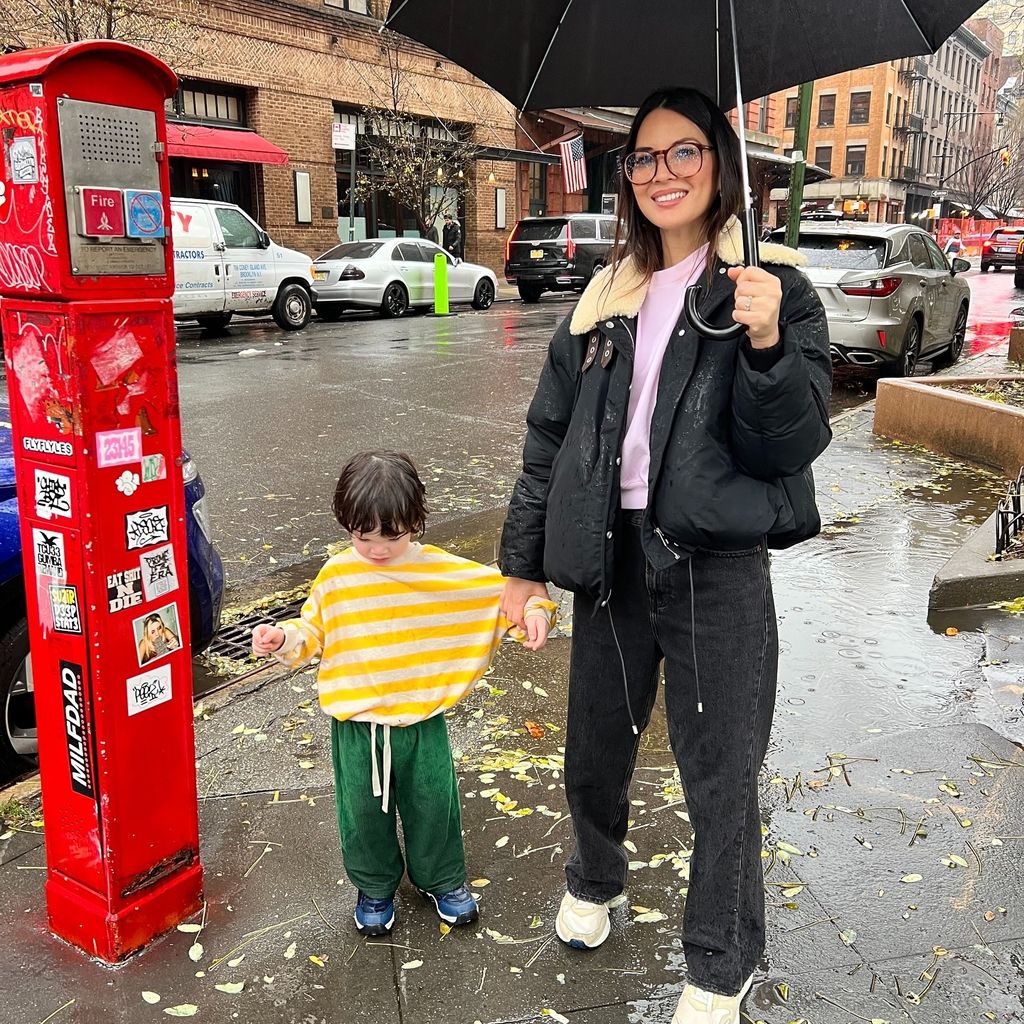 Olivia Munn mit ihrem Sohn Malcolm im Dezember 2024