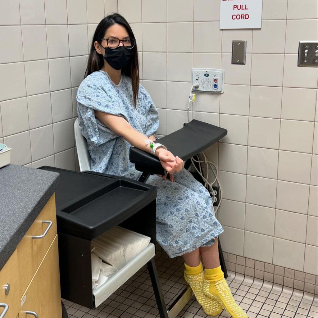 Olivia Munn während der Untersuchungen im Krankenhaus