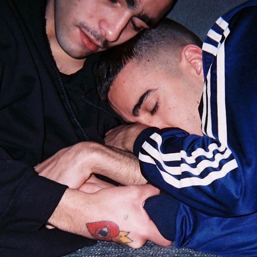 Omar Ayuso (links) und Alonso Diaz kuscheln