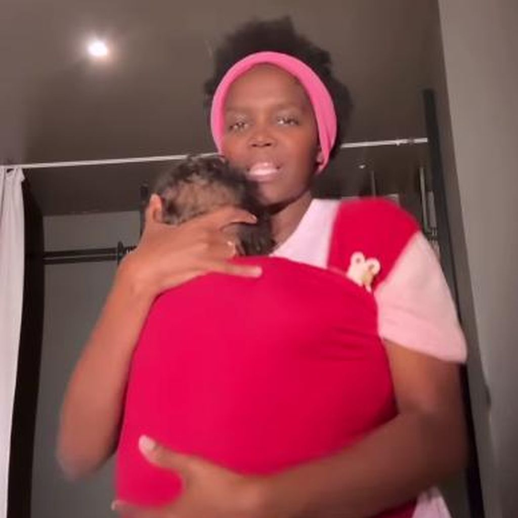 Oti Mabuse mit ihrer Tochter, im Juni 2024