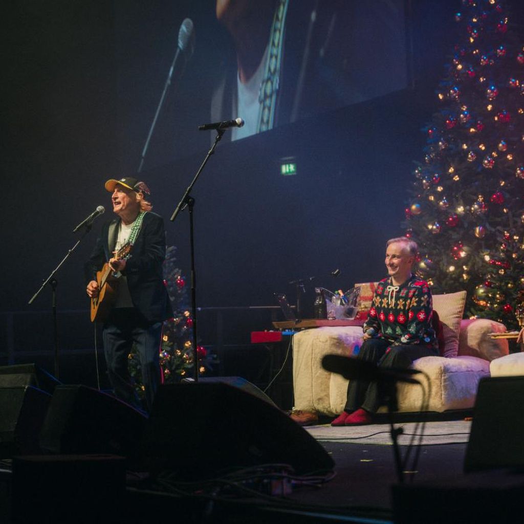 Otto Waalkes, Jan Böhmermann und Olli Schulz bei "Fest & Flauschig", Dezember 2025