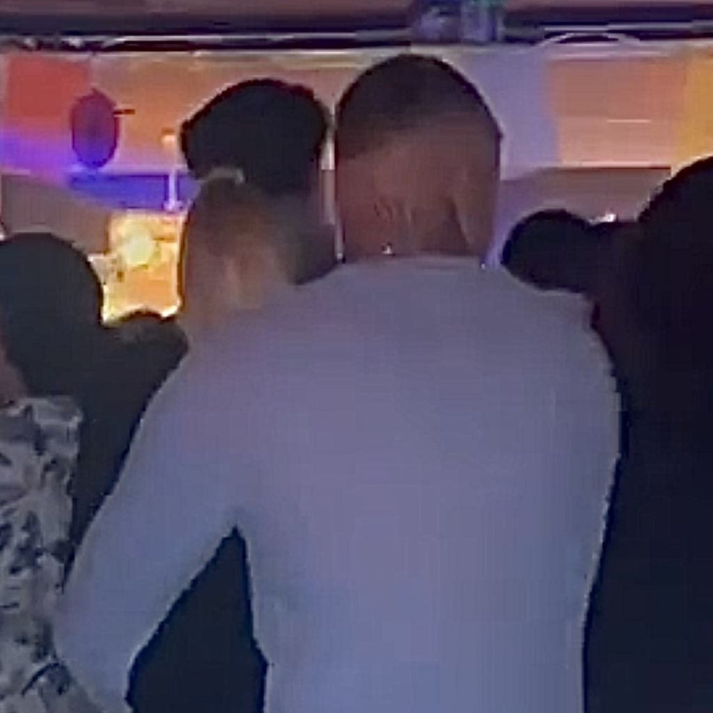 Paco Herb mit einer unbekannten Frau