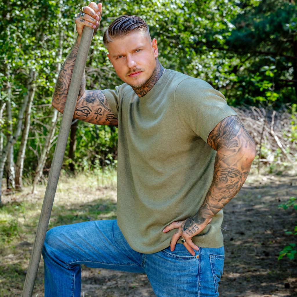 "Der Promihof"-Kandidat Paco Herb 2025.